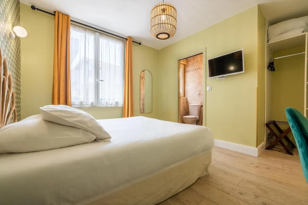 Hotel Cosmopolitain Biarritz 3*,  France