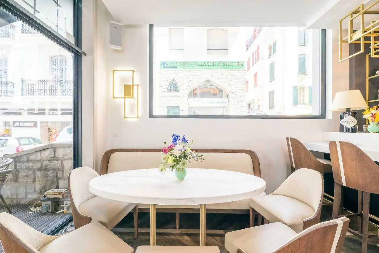 ***  ביאריץ Hotel Cosmopolitain צרפת